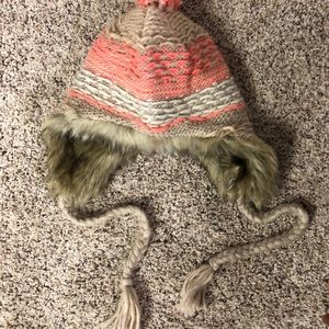 AE adorable knitted toboggan! Fur inside. Pink/tan